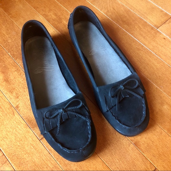 AEROSOLES Shoes - AEROSOLES Stitch ‘n Turn Black Suede Loafers
